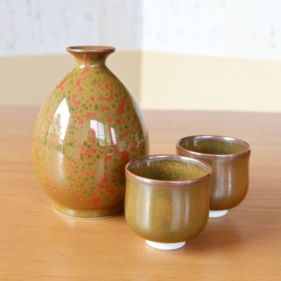 Photo2: Sake set 1 pc Tokkuri bottle and 2 pcs Cups Kinbeni-Tenmoku | The first-generation head of the Shinemon Kiln